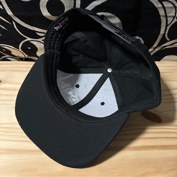 Run Everything Flag Nor Fail Black Snap Back Hat - Picture 3 of 3